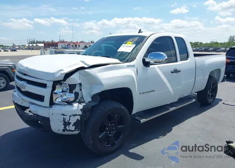 2008 Chevrolet Silverado 1500 Work Truck z USA, uszkodzony, nr VIN 1GCEC19X68Z113610